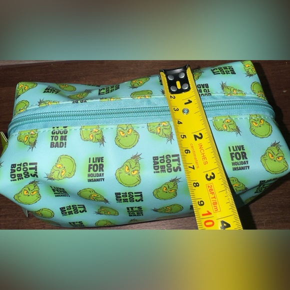 The Grinch Toiletry Bag Set Bath Scrunchie, Body Wash, Shampoo /Conditioner -NEW - Picture 7 of 8